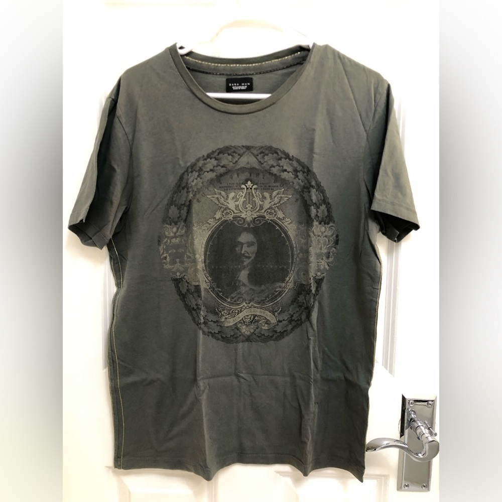 Zara Printed Baroque Ash Green Sz.XL T-Shirt LIKE NEW.